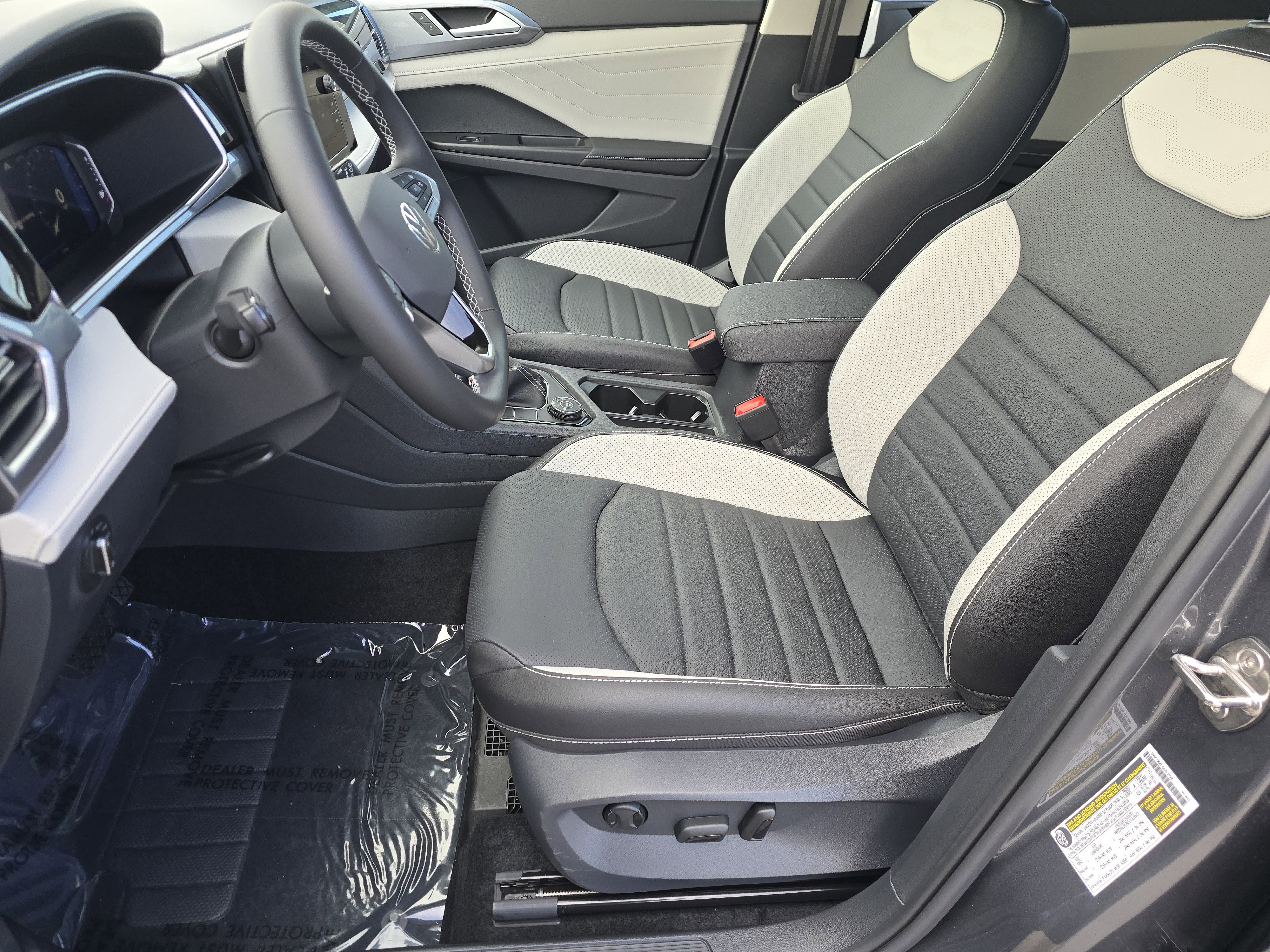 New 2026 Volkswagen Taos SEL image 19