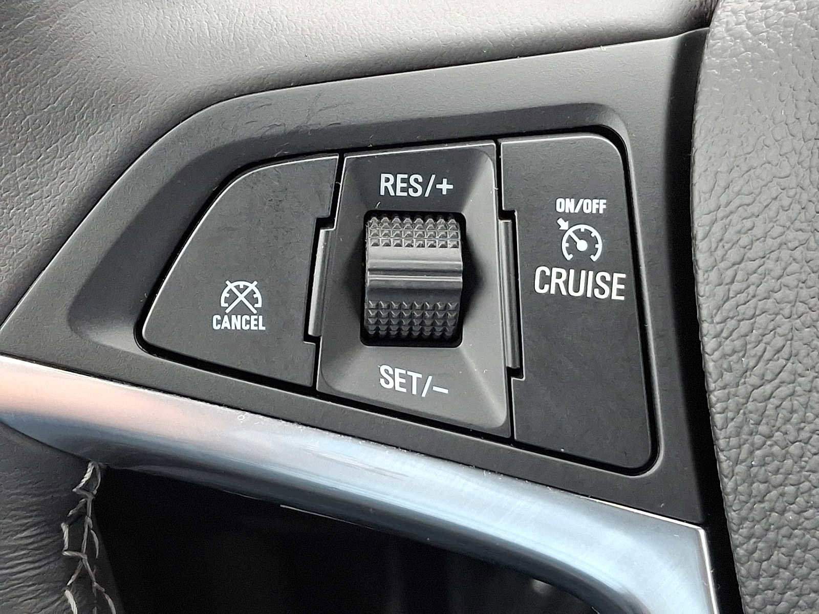 Used 2019 Buick Encore Sport Touring w/ Safety Package image 23