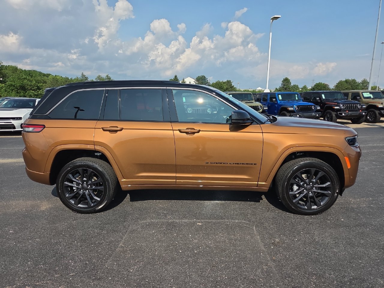 New 2026 Jeep Grand Cherokee Limited AWD/4WD image 8
