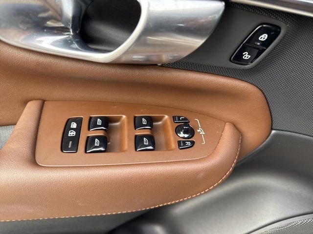 Used 2024 Volvo XC90 B6 Plus w/ Protection Package image 20