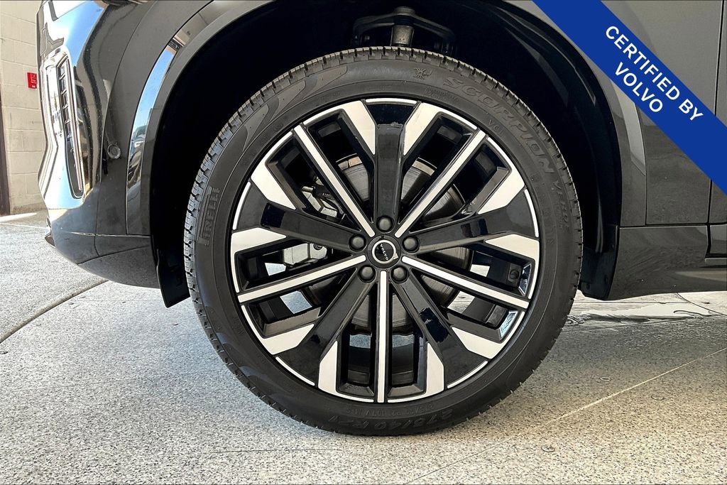 Certified 2025 Volvo XC90 B6 Plus image 12