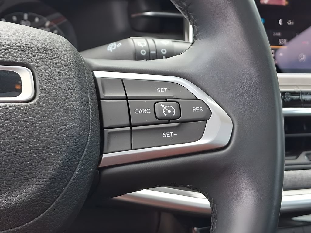 Used 2022 Jeep Compass Latitude w/ Sun and Sound Group AWD/4WD image 23