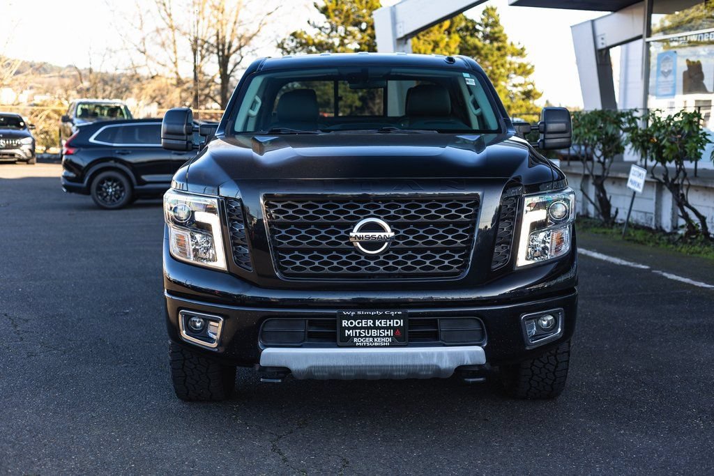 Used 2018 Nissan Titan PRO-4X AWD/4WD image 5