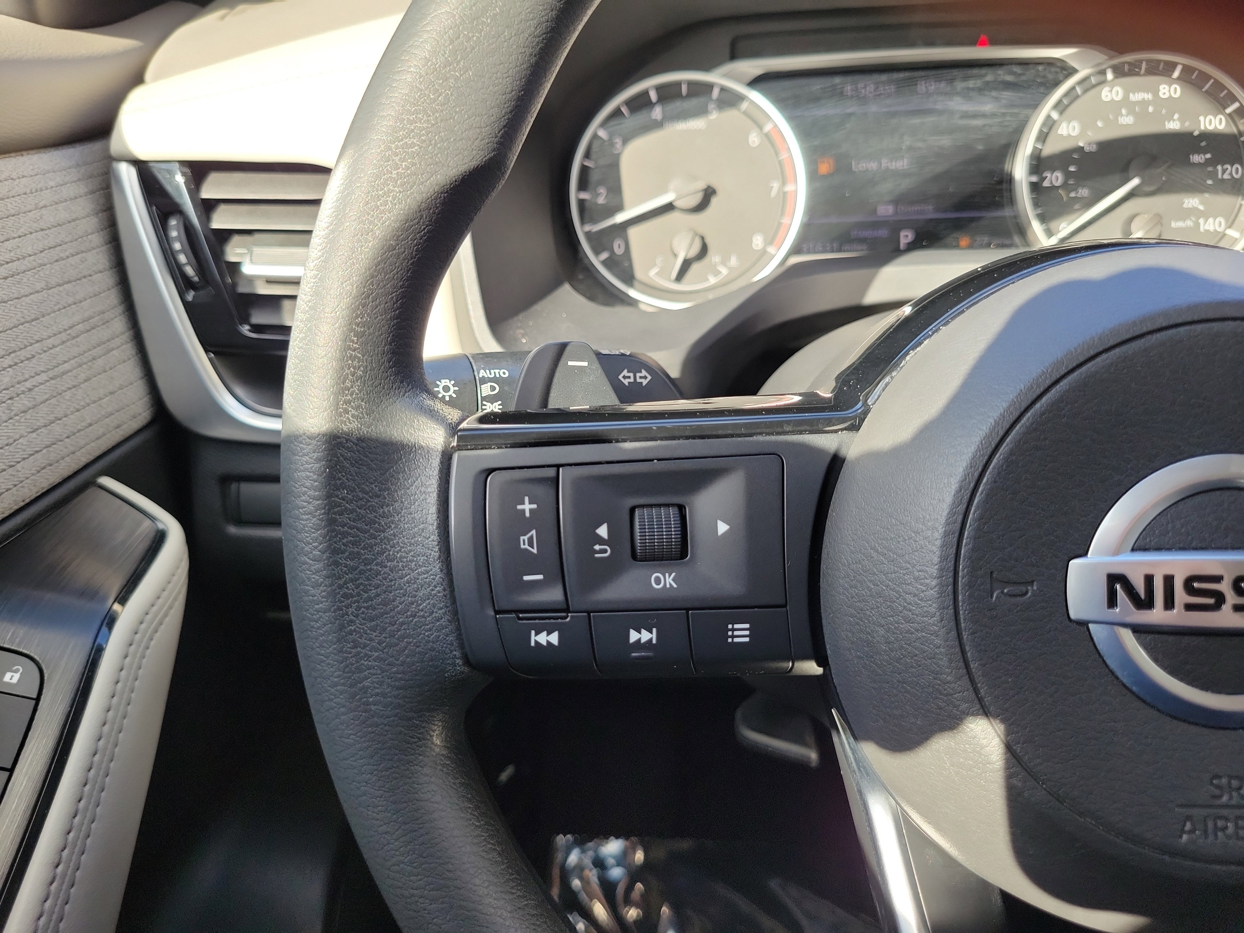 Used 2021 Nissan Rogue SV image 19