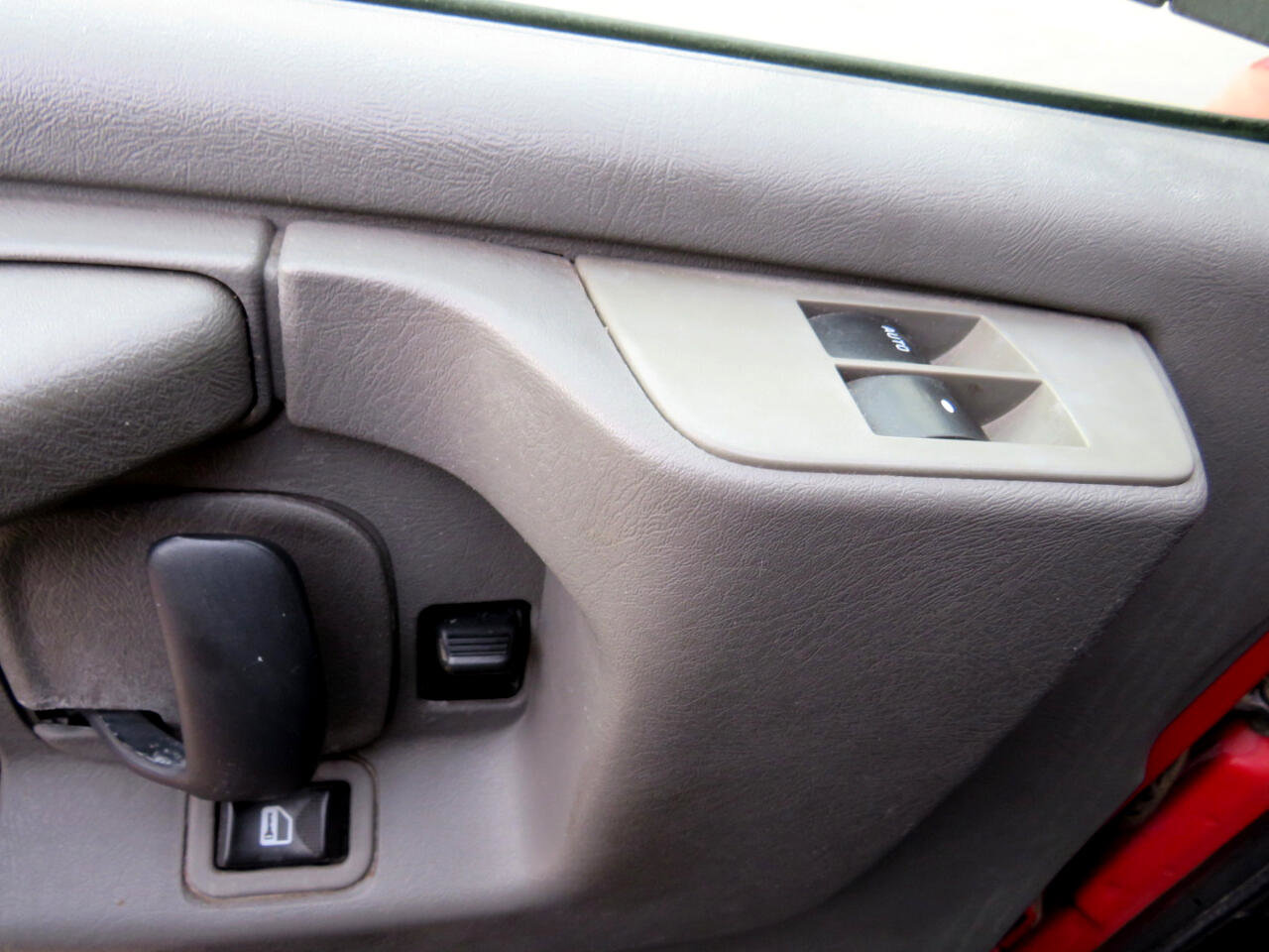 Used 2009 Chevrolet Express 2500 image 10