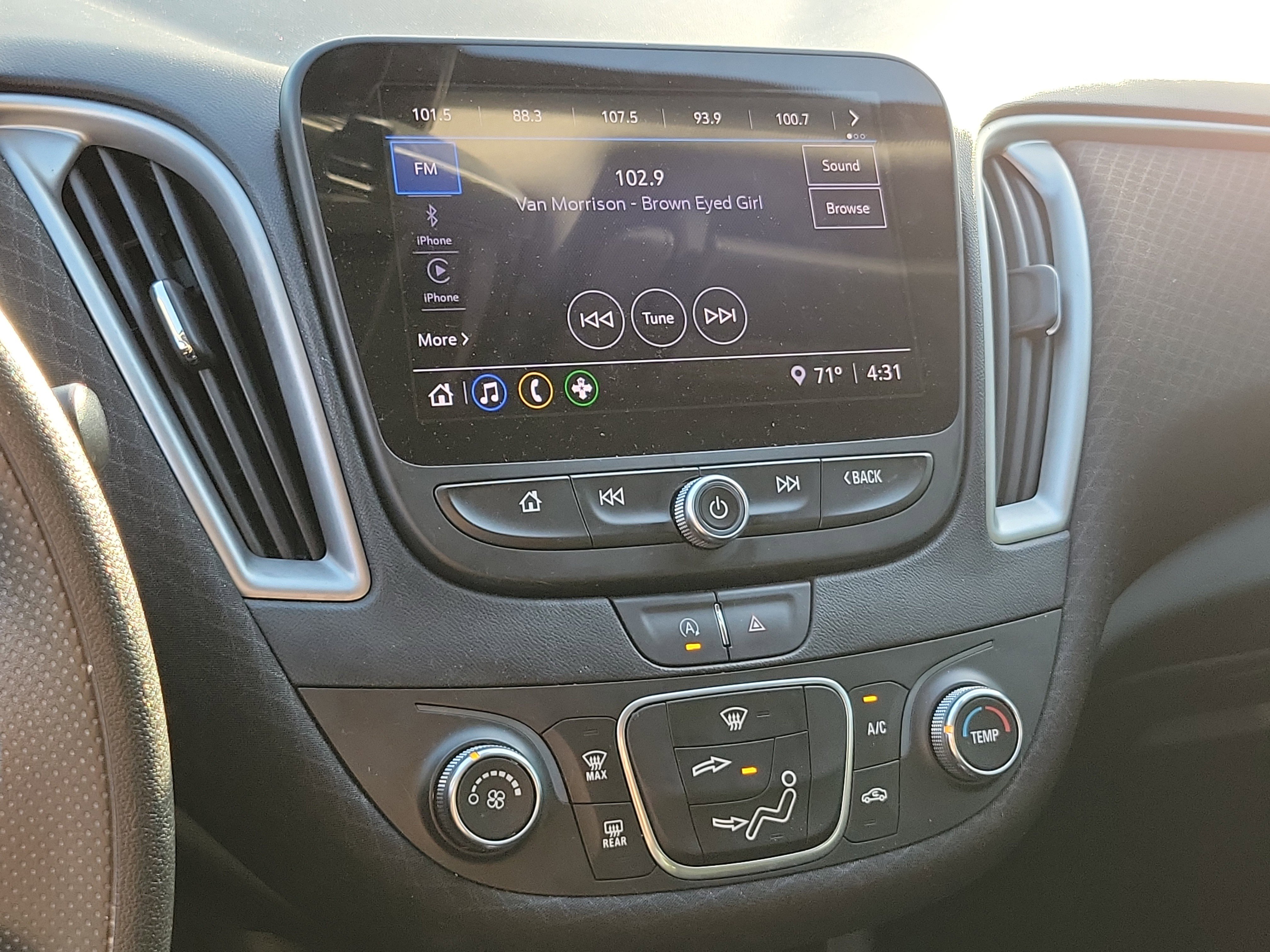 Used 2022 Chevrolet Malibu LS image 28