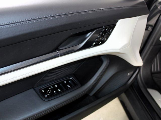 Certified 2020 Porsche Taycan Turbo image 21