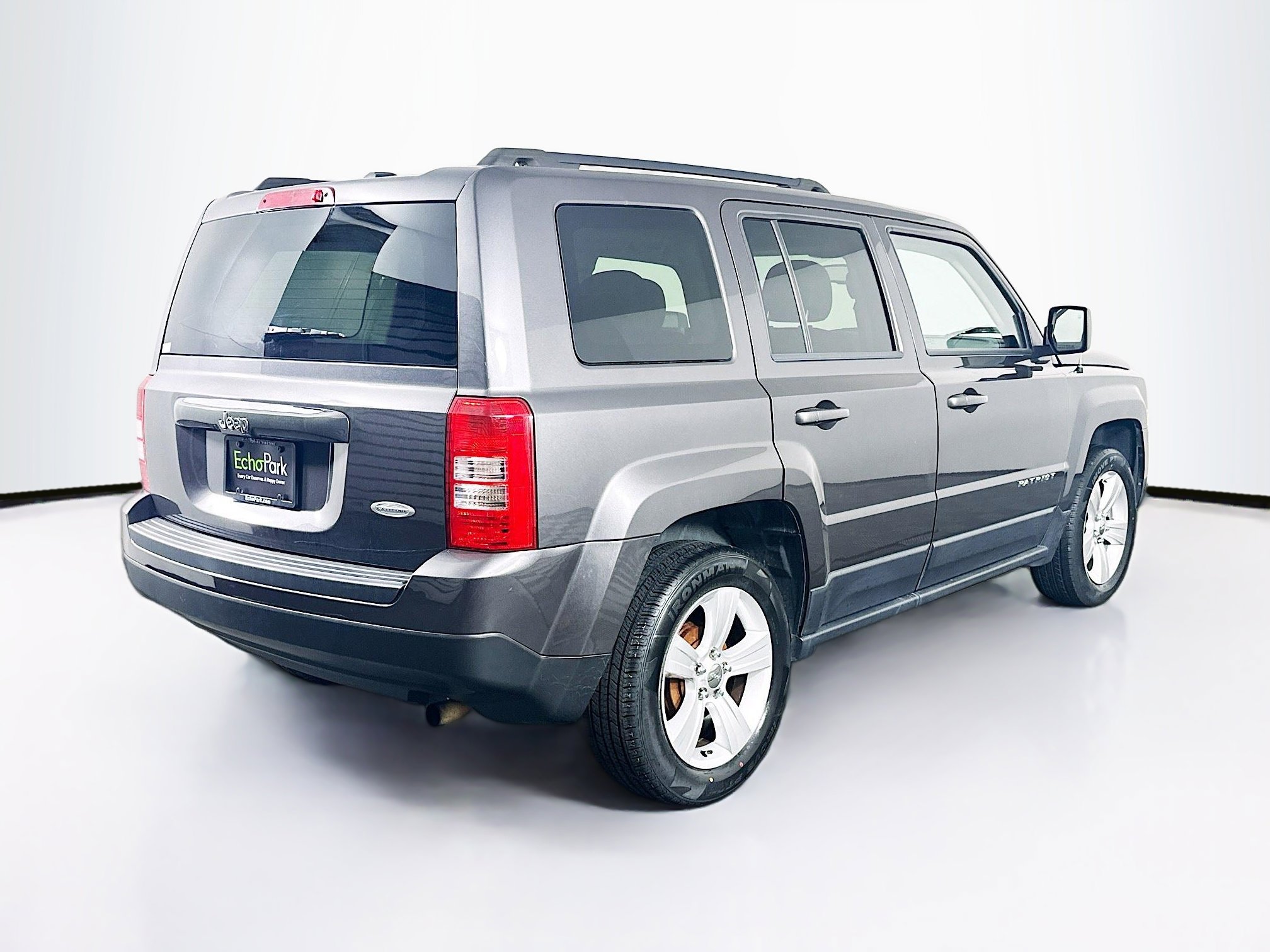 Used 2016 Jeep Patriot Latitude image 9