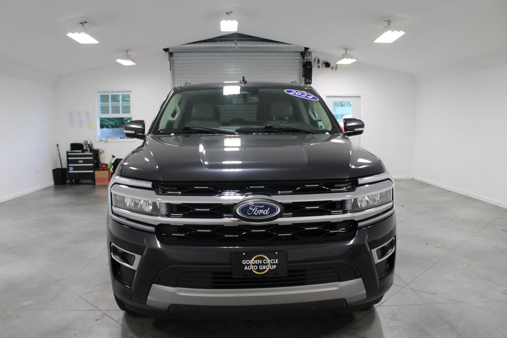 Used 2024 Ford Expedition Limited RWD image 3