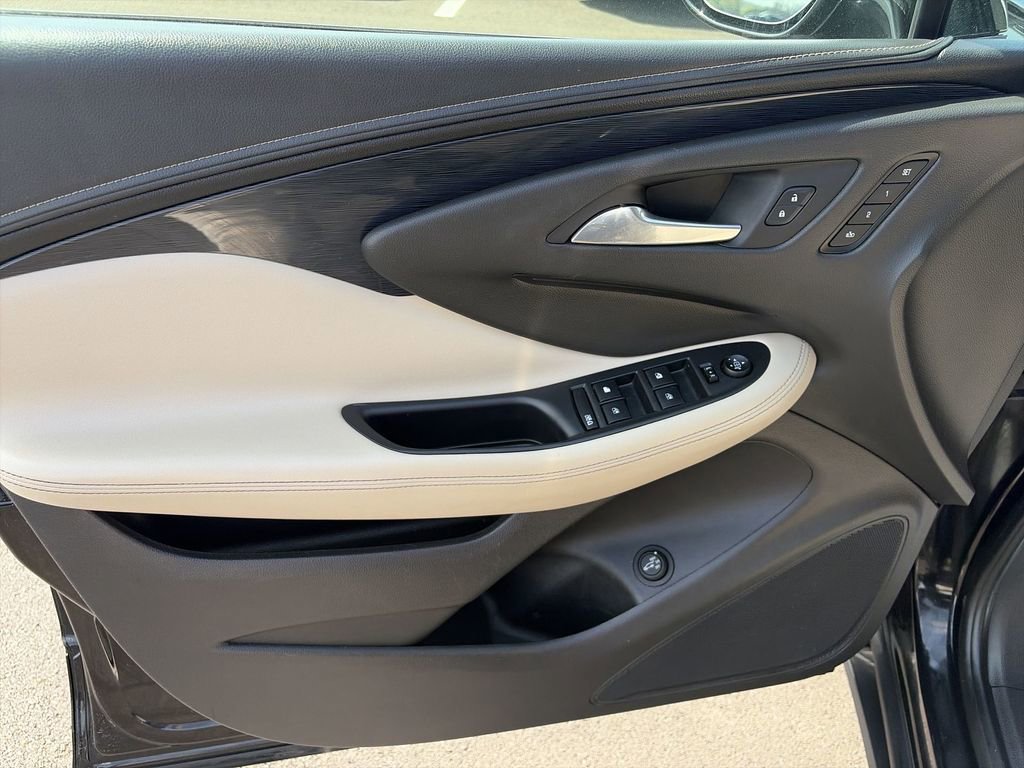 Used 2017 Buick Envision Essence image 13