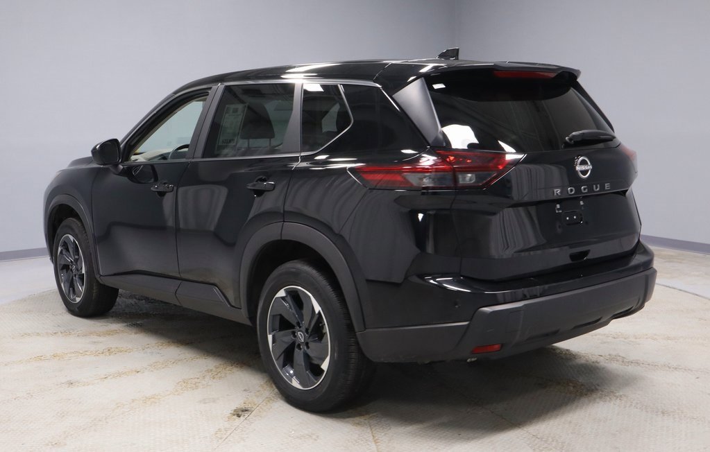 Certified 2025 Nissan Rogue SV image 8