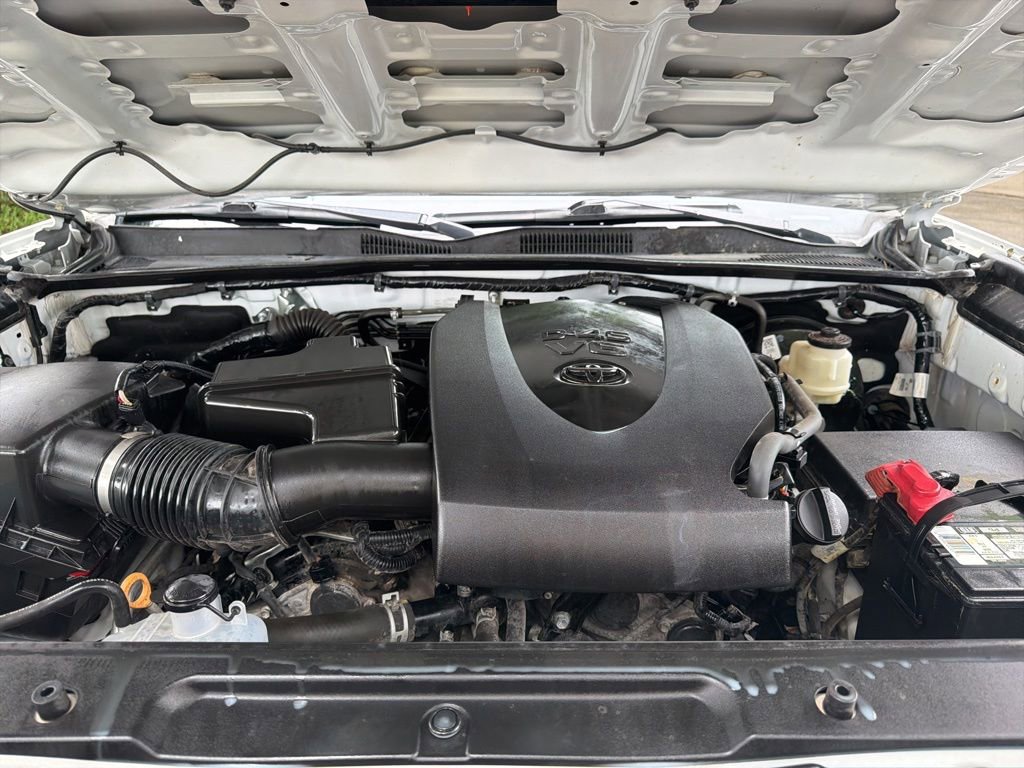 Used 2020 Toyota Tacoma TRD Sport AWD/4WD image 30