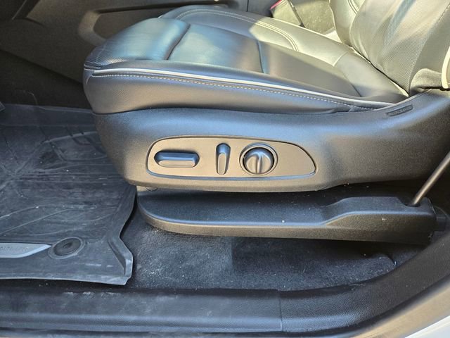 Used 2023 Chevrolet Traverse Premier image 14