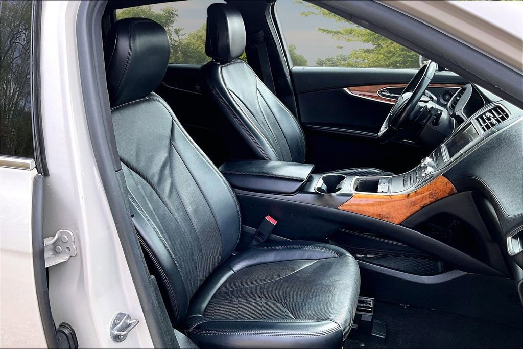 Used 2020 Lincoln Nautilus Reserve FWD image 7