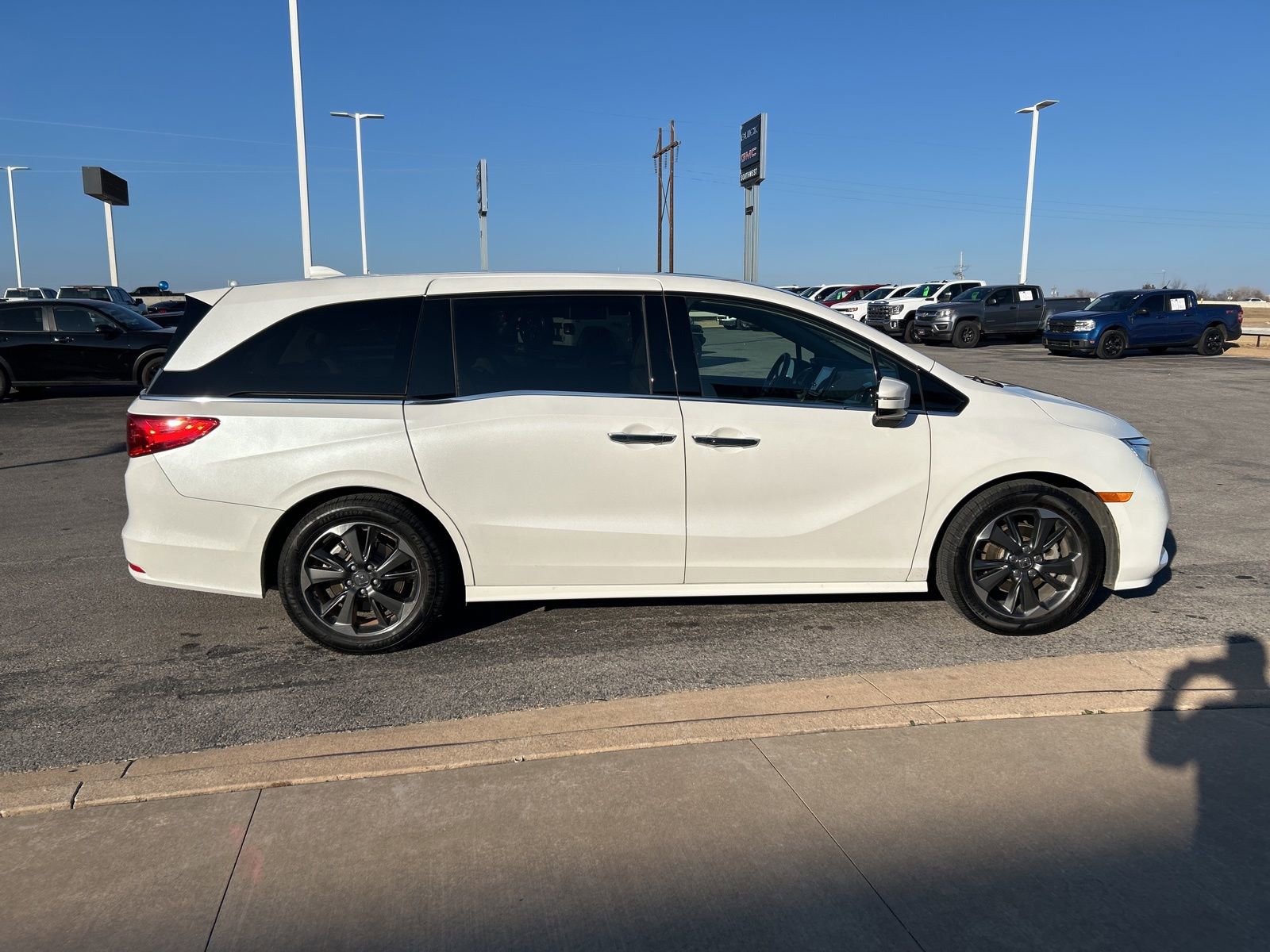 Used 2023 Honda Odyssey Elite image 4