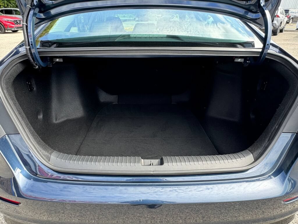 Used 2023 Honda Accord EX-L image 18