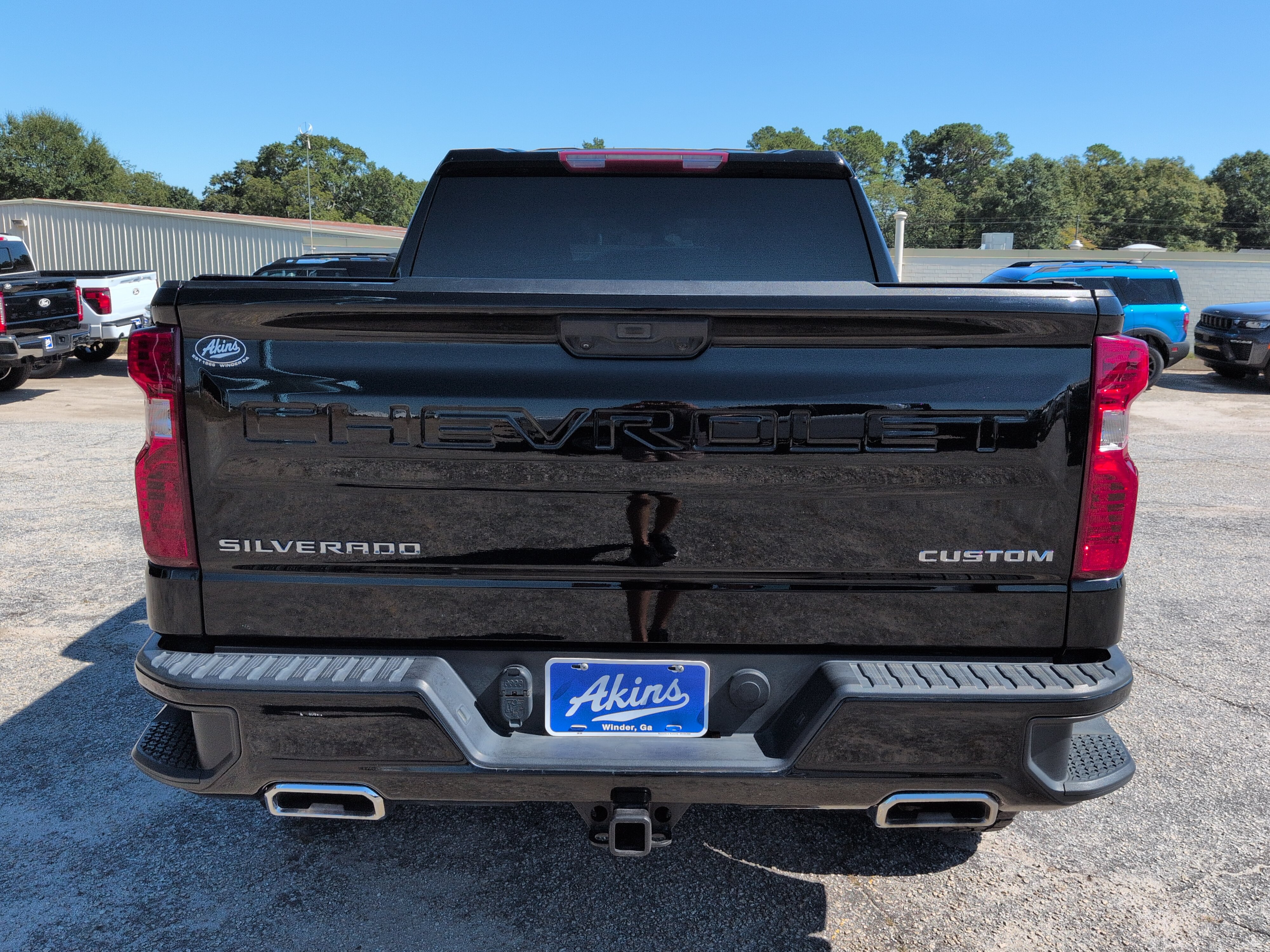 Used 2024 Chevrolet Silverado 1500 Custom Trail Boss AWD/4WD image 4