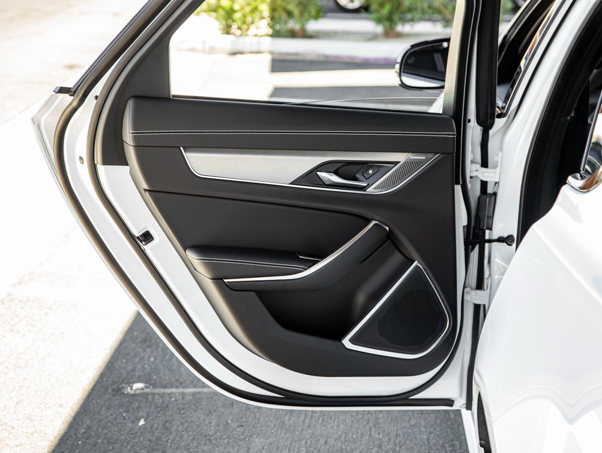 New 2024 Jaguar XF R-Dynamic SE image 19