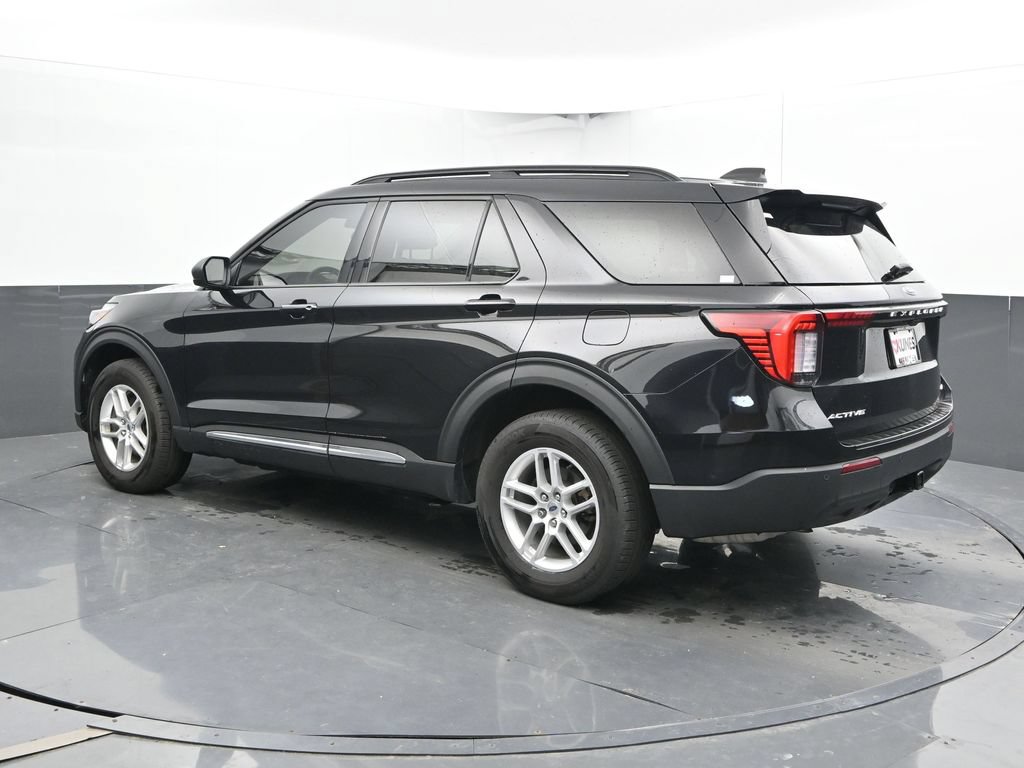 Used 2025 Ford Explorer Active AWD/4WD image 9