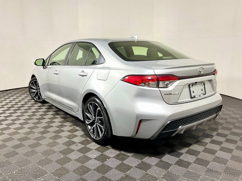 Used 2020 Toyota Corolla SE w/ SE Premium Package FWD image 13