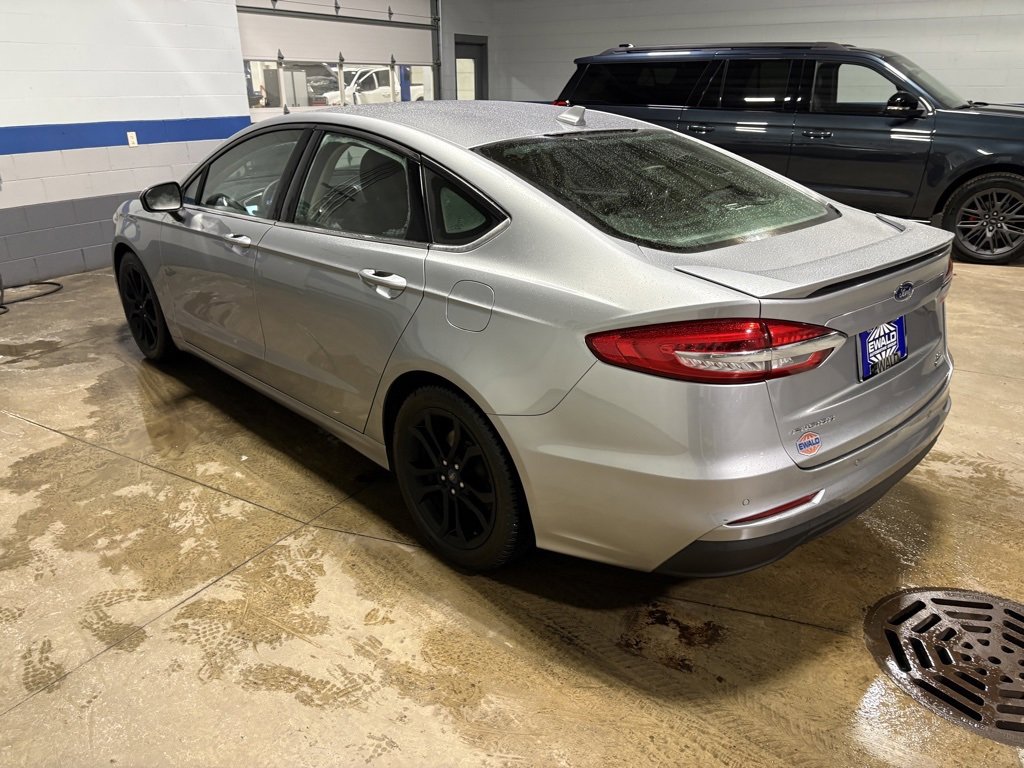 Used 2020 Ford Fusion SE w/ Equipment Group 151A image 4