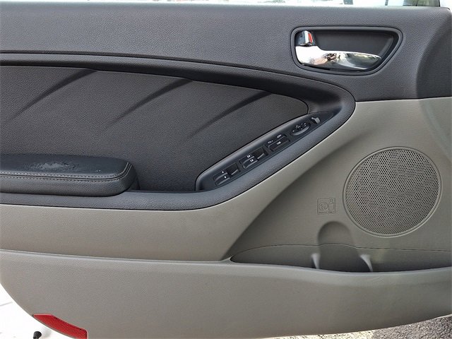 Used 2016 Kia Forte EX image 12