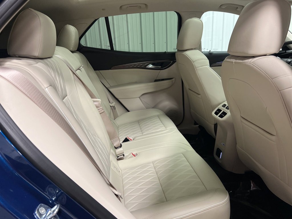 Certified 2023 Buick Envision Avenir image 9