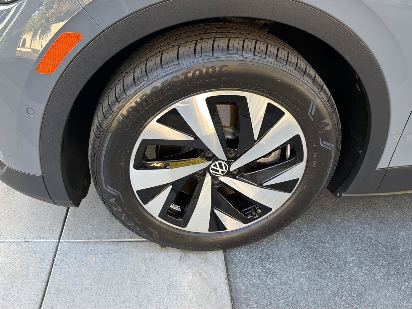 Certified 2023 Volkswagen ID.4 Pro RWD image 9