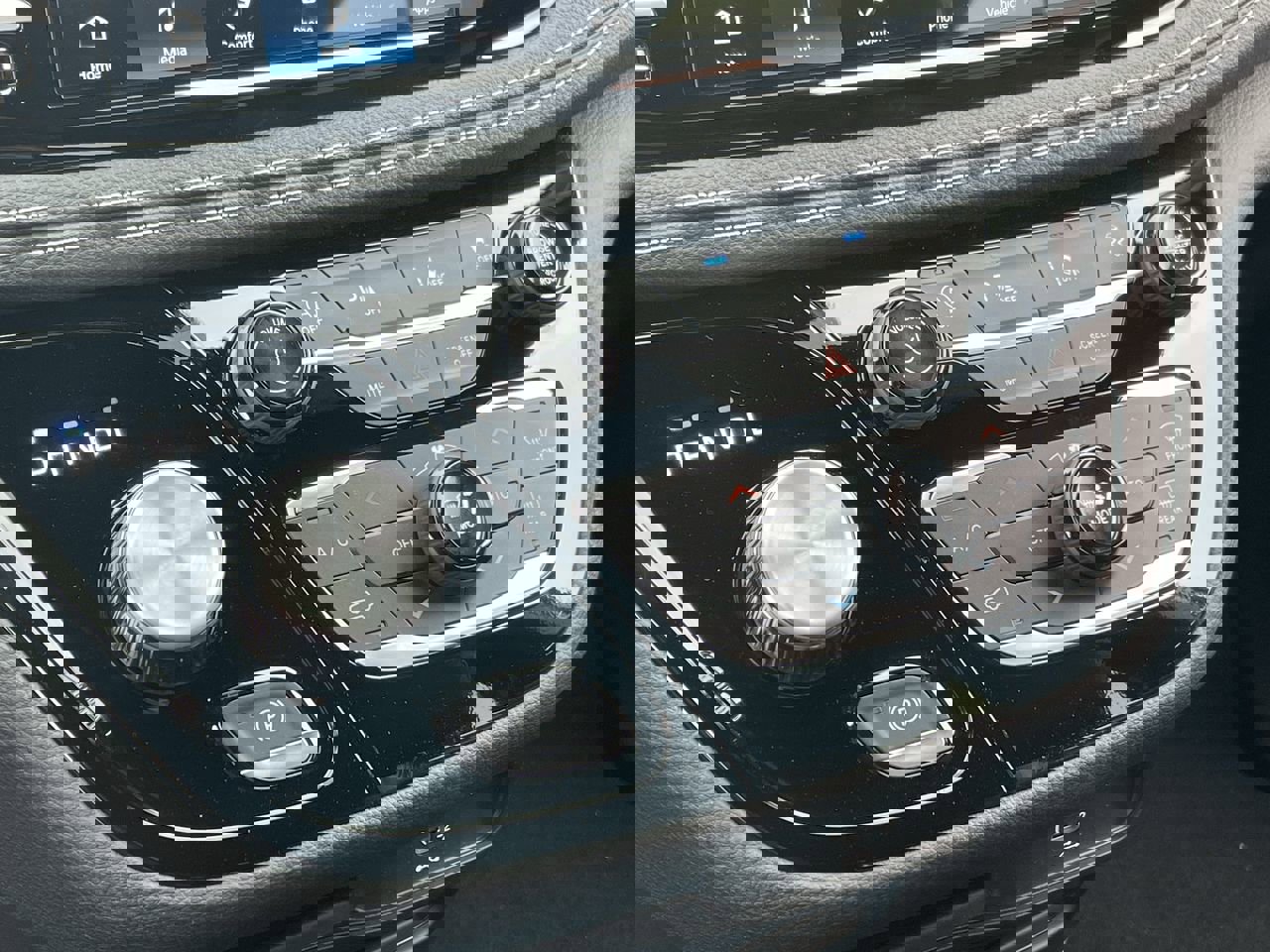 New 2026 Chrysler Pacifica Select image 18