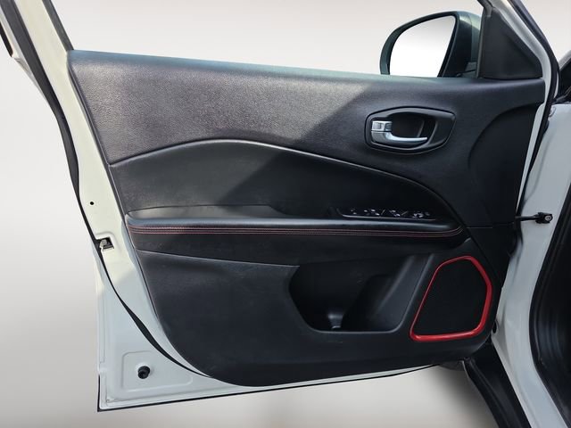 Used 2019 Jeep Compass Trailhawk image 16