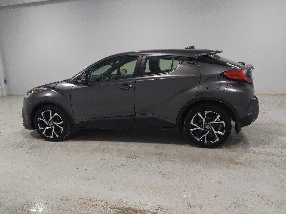 Used 2018 Toyota C-HR XLE image 3