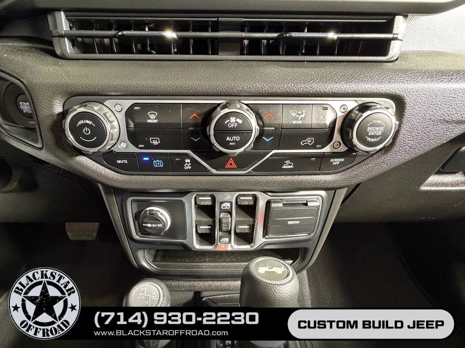Used 2024 Jeep Wrangler Unlimited AWD/4WD image 18