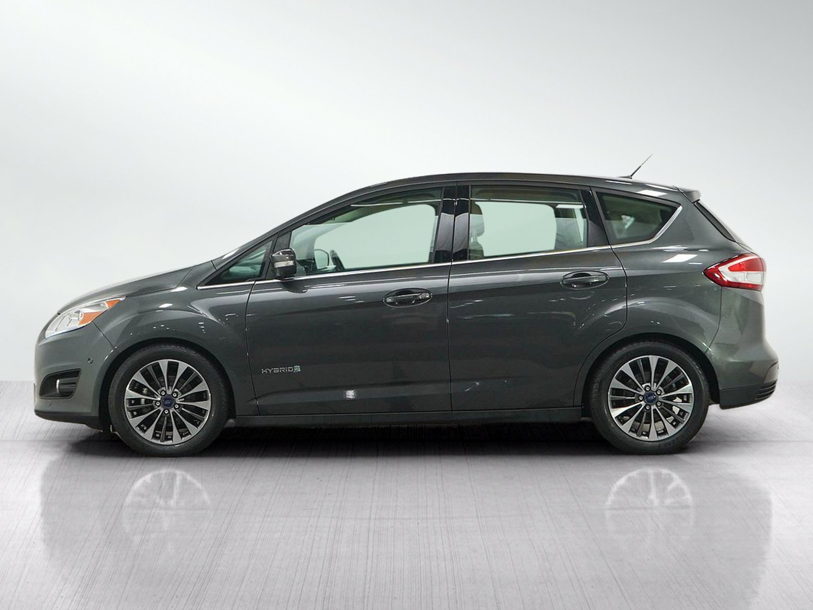 Used 2017 Ford C-MAX Titanium w/ Equipment Group 301A FWD image 2