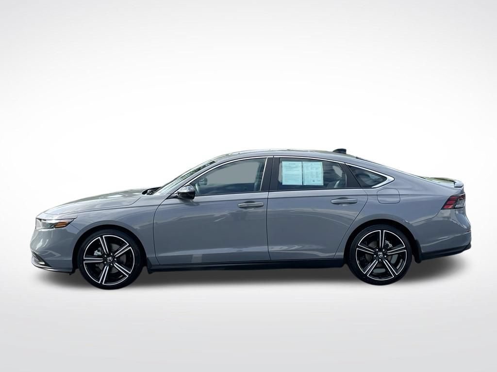 Used 2025 Honda Accord Sport image 2