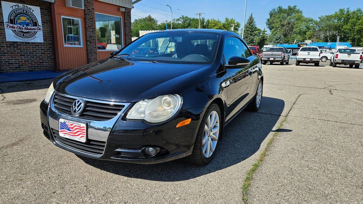 Used 2011 Volkswagen Eos Komfort FWD image 2