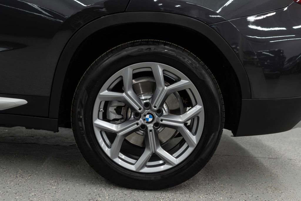 Used 2025 BMW X4 xDrive30i w/ Premium Package image 37