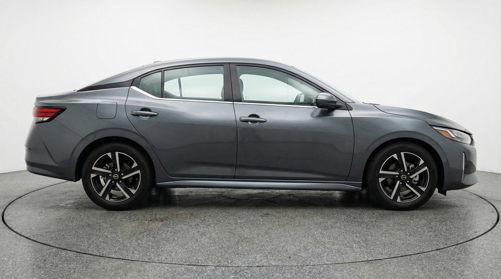 Used 2025 Nissan Sentra SV image 8