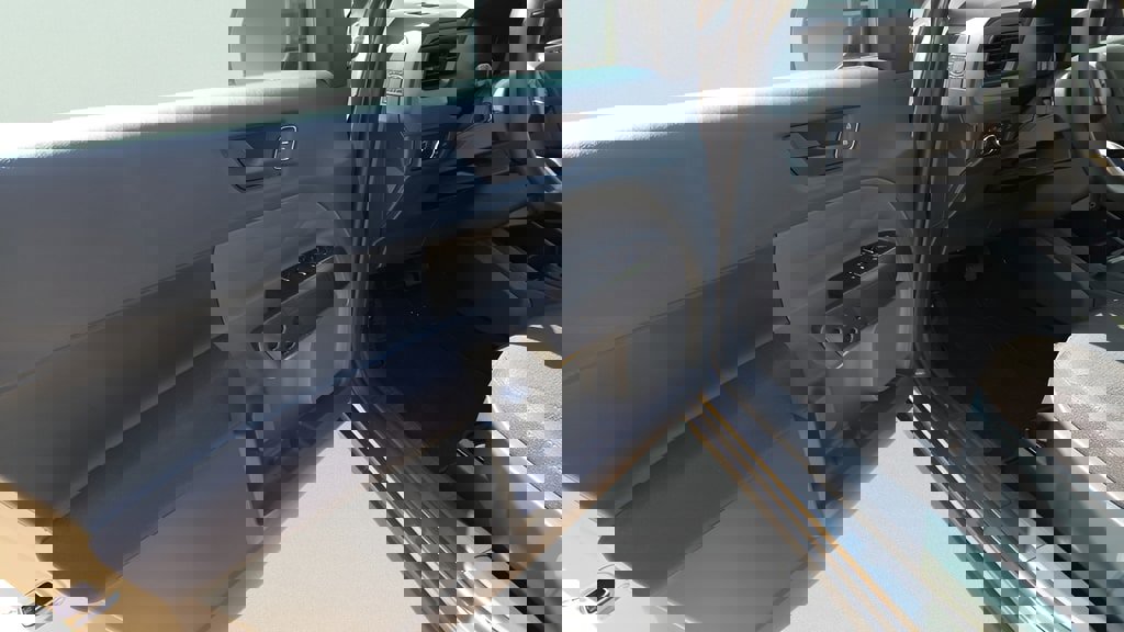 New 2025 Ford Maverick XL image 9