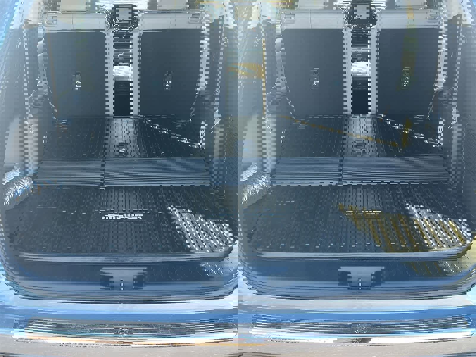 Used 2023 Toyota Highlander XLE image 35