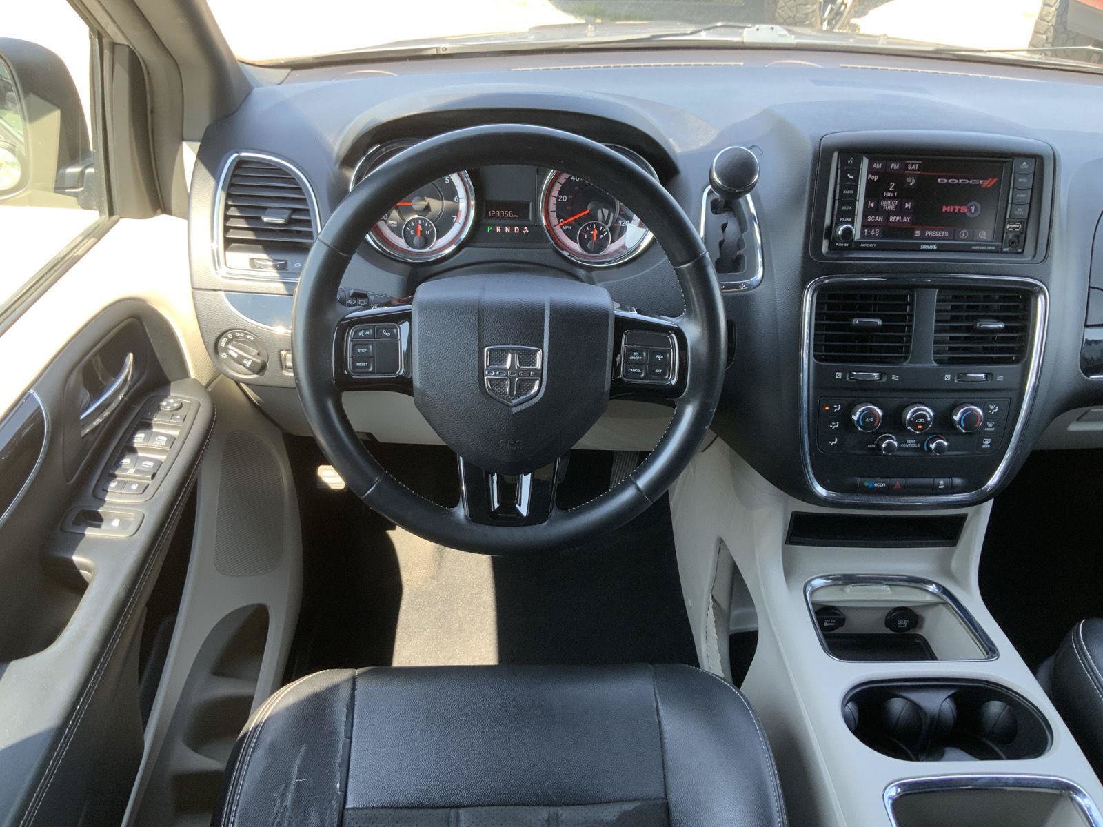 Used 2019 Dodge Grand Caravan SXT FWD image 22