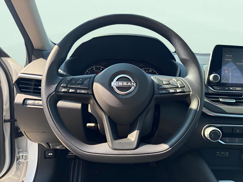 Used 2025 Nissan Altima 2.5 S image 22