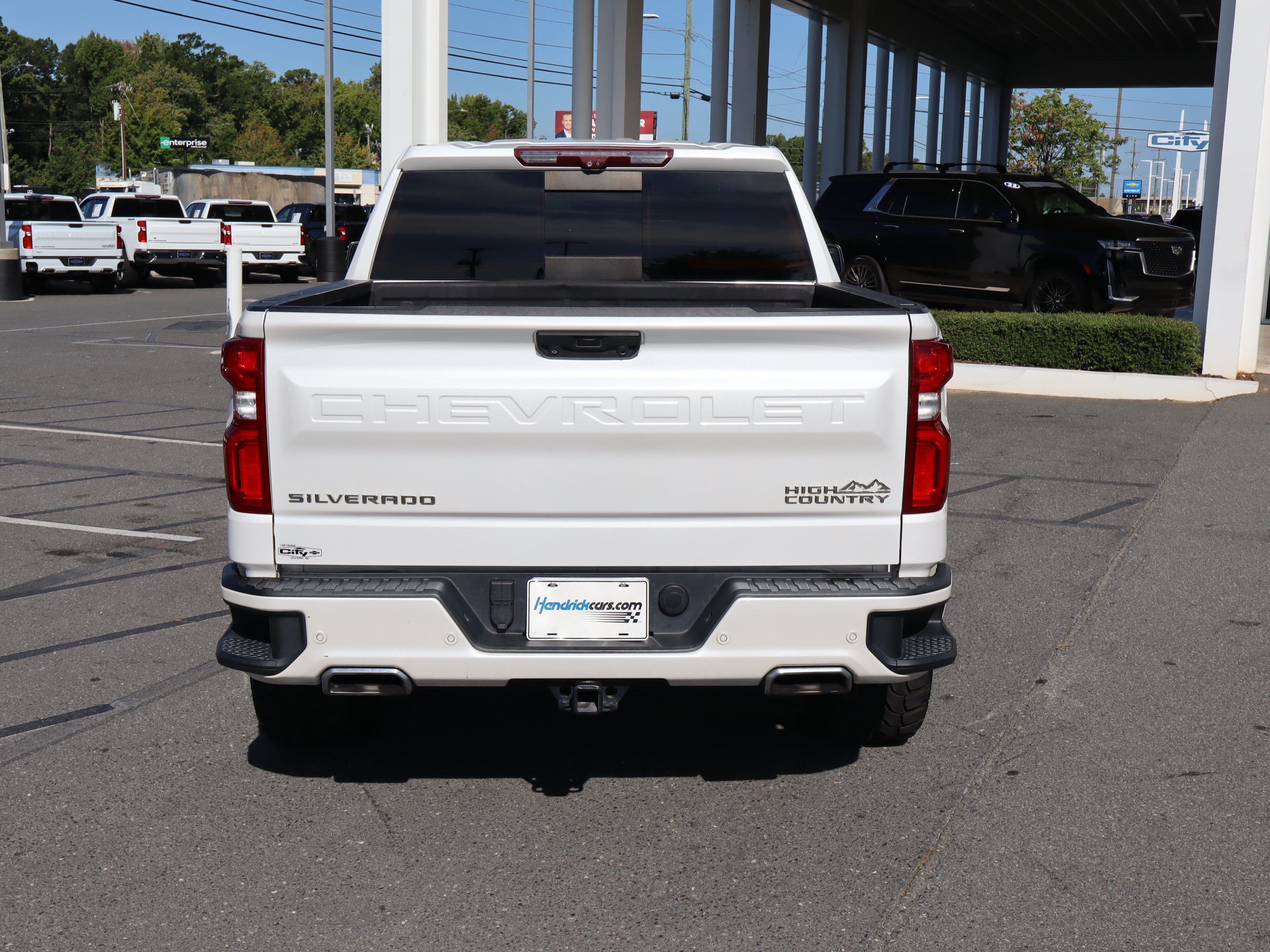 Used 2022 Chevrolet Silverado 1500 High Country w/ High Country Premium Package AWD/4WD image 9