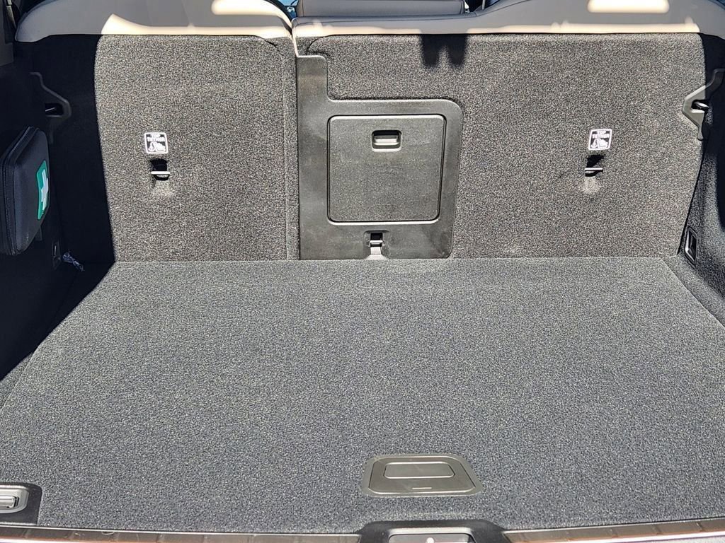 New 2026 Volvo XC60 B5 Plus w/ Protection Package Premier image 22