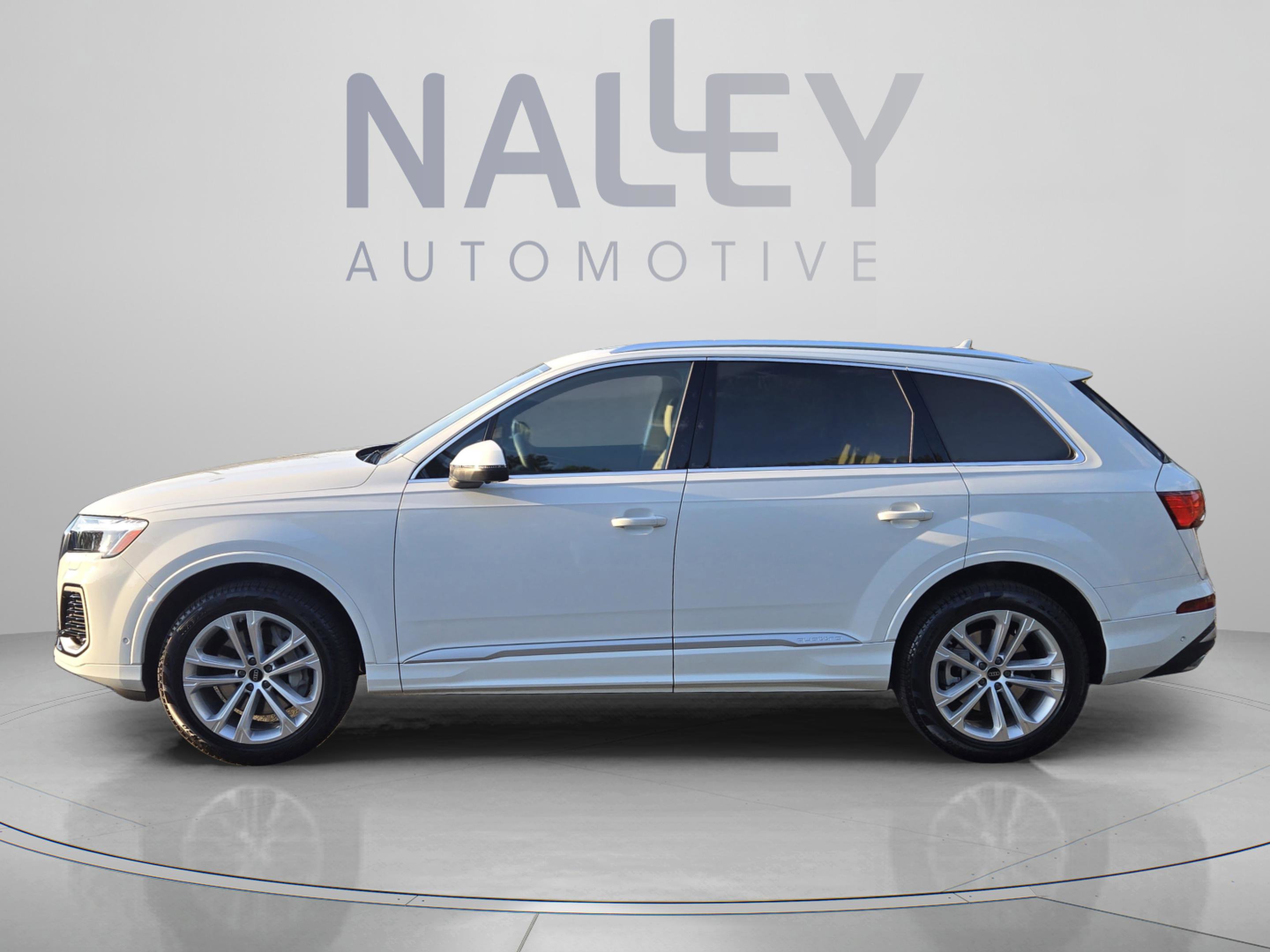 Used 2025 Audi Q7 2.0T Premium Plus w/ Premium Plus Package image 2