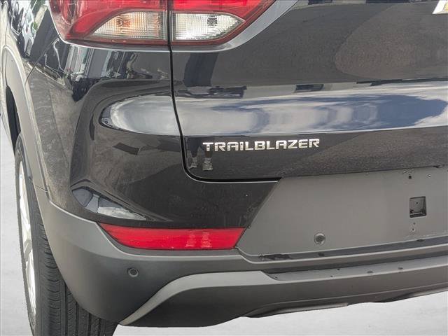 Used 2021 Chevrolet TrailBlazer LS FWD image 9
