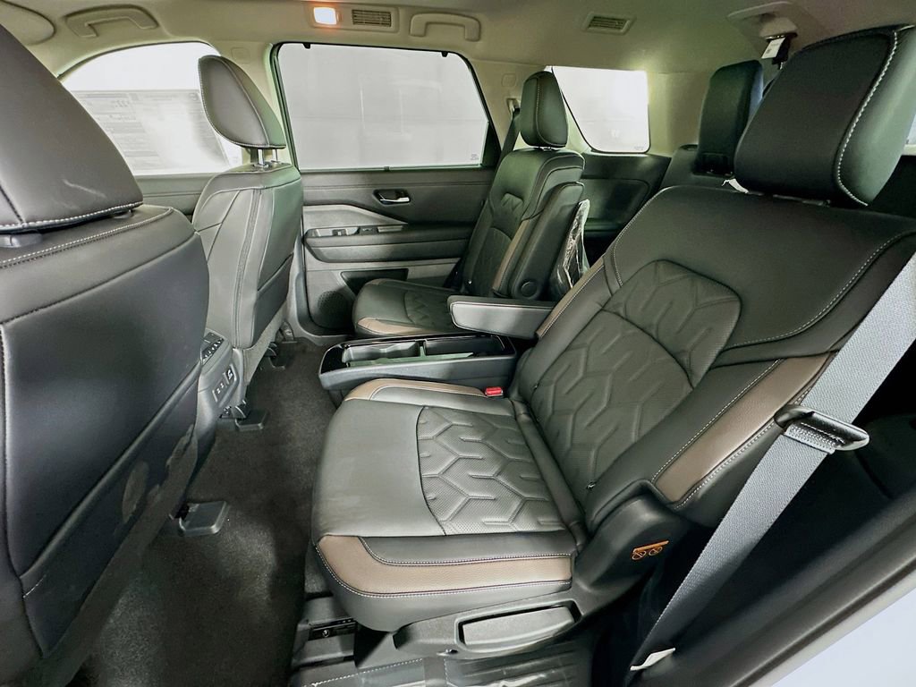 New 2026 Nissan Pathfinder Platinum image 31
