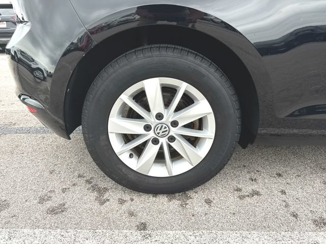 Used 2016 Volkswagen Golf 2-Door FWD image 30