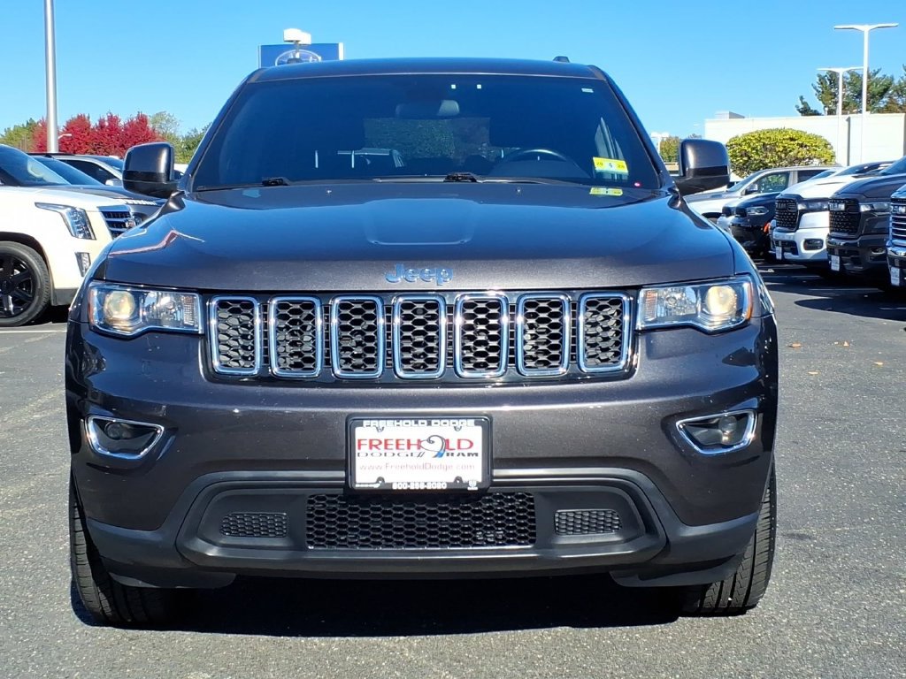 Used 2021 Jeep Grand Cherokee Laredo AWD/4WD image 2