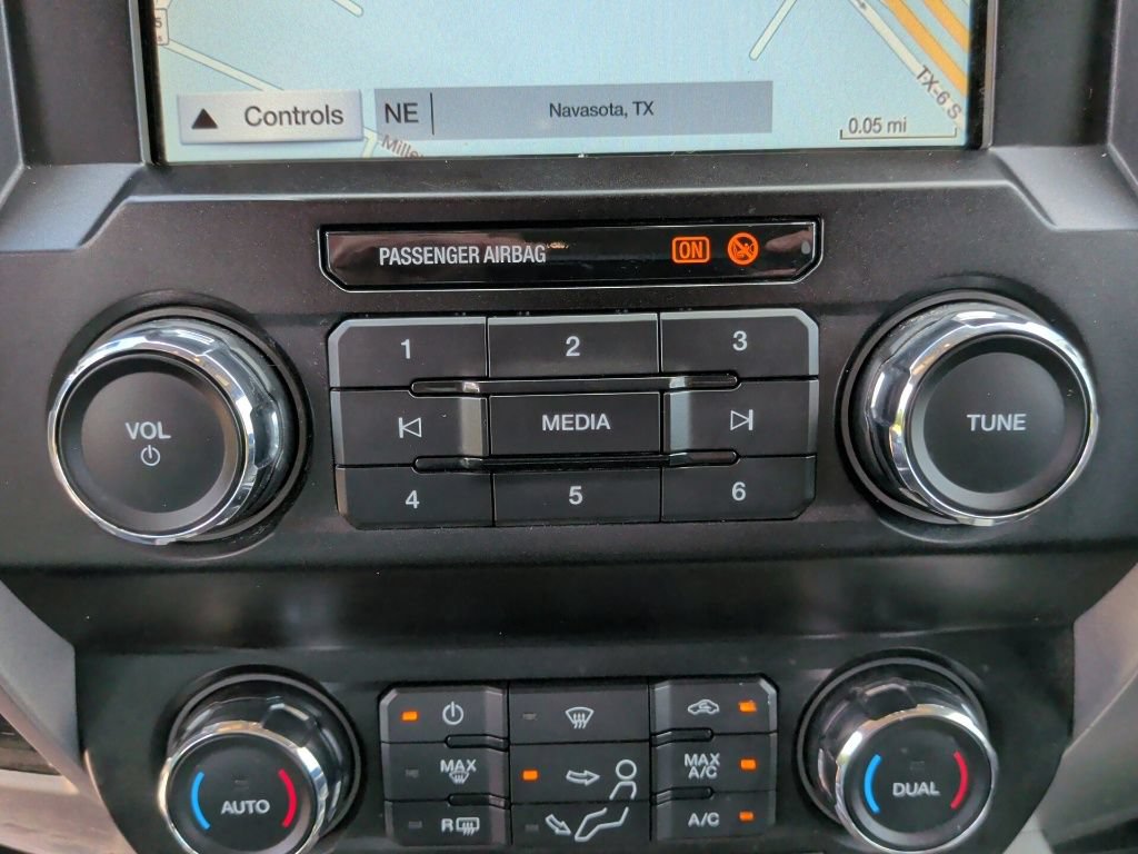 Used 2019 Ford F250 Lariat w/ Lariat Value Package AWD/4WD image 31