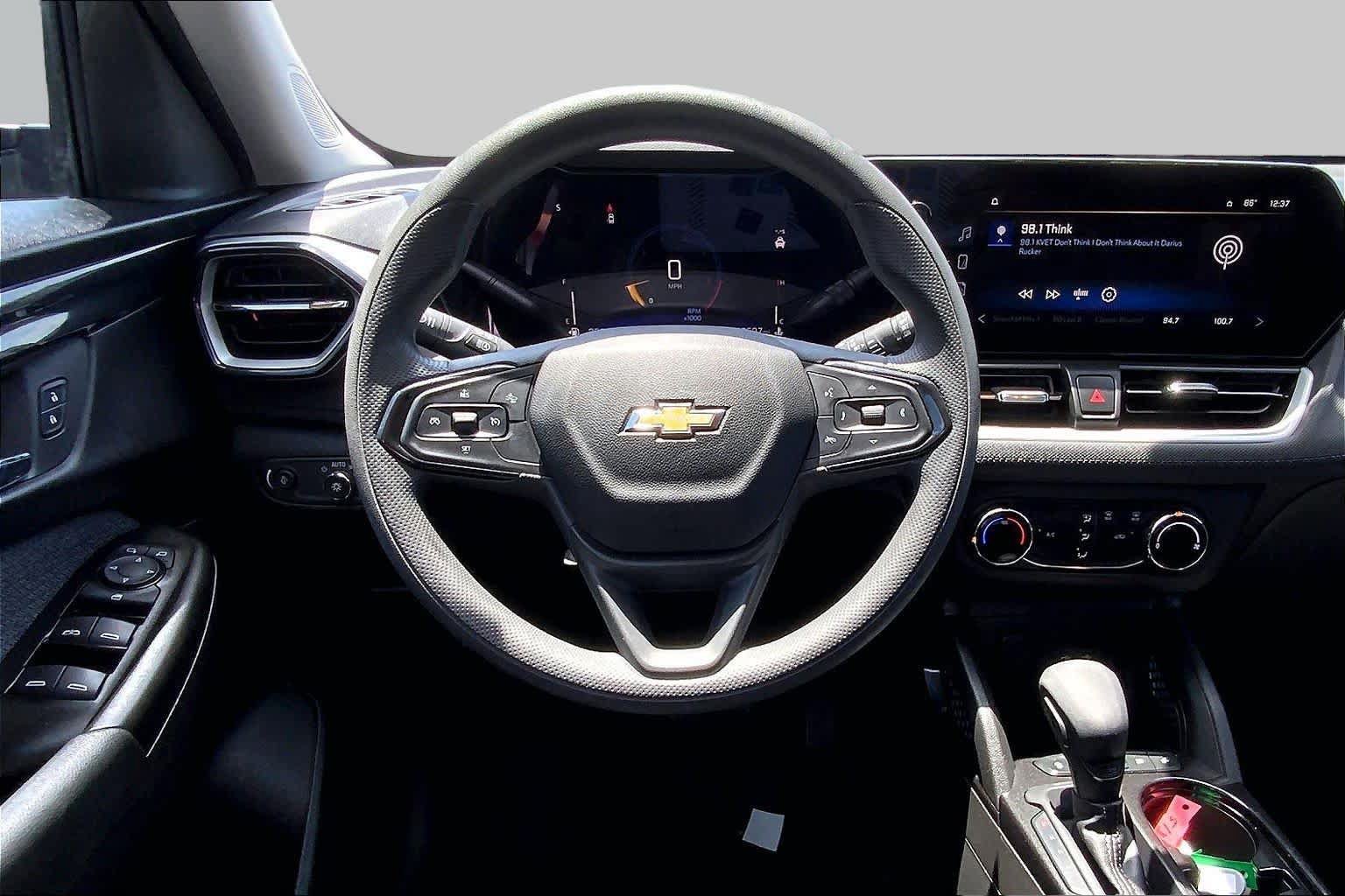 Used 2024 Chevrolet TrailBlazer LS w/ LS Convenience Package FWD image 6